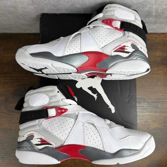 Air Jordan 8 Retro Bugs Bunny Bulls 2013 Size 4.5 GS / 6W 305368-103 Youth Shoes